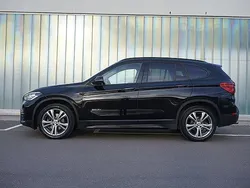 Svart Begagnad 2017 BMW X1 Sport Line SUV | 239 900 kr (Marknadspris)