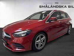 Röd Begagnad 2020 Mercedes B200 AMG Minibuss | 279 000 kr (Marknadspris)