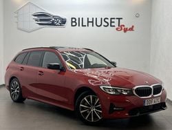 Röd Begagnad 2021 BMW 330e Shadowline Kombi | 298 500 kr (Marknadspris)