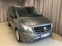 Grå Begagnad 2023 Mercedes Vito Minibuss | 359 900 kr (Bra pris)