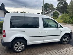 Vit Begagnad 2015 VW Caddy Minibuss | 100 000 kr (Marknadspris)