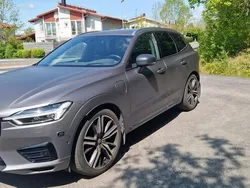 Vit Begagnad 2018 Volvo XC60 R-Design SUV | 349 000 kr (Marknadspris)