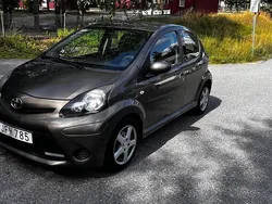 Brun Begagnad 2014 Toyota Aygo Halvkombi | 50 000 kr (Marknadspris)