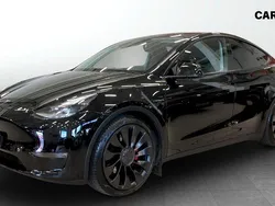 Svart Begagnad 2023 Tesla Model Y Performance SUV | 479 900 kr