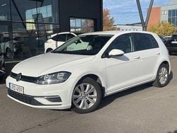 Vit Begagnad 2018 VW Golf VII Halvkombi | 129 500 kr (Marknadspris)