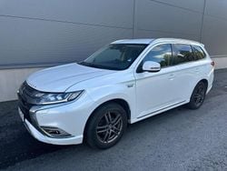 Vit Begagnad 2020 Mitsubishi Outlander P-HEV Comfort Edition SUV | 139 000 kr (Dyr)