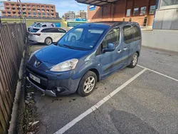 Blå Begagnad 2009 Peugeot Partner Tepee Minibuss | 30 000 kr