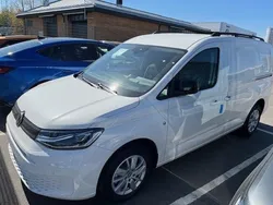Vit (candyvit) Ny 2025 VW Caddy Maxi Minibuss | 442 500 kr (Marknadspris)
