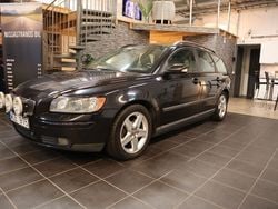 Svart Begagnad 2004 Volvo V50 Kinetic Kombi | 26 900 kr (Marknadspris)