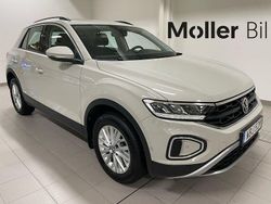 Ljusgrå (grå) Begagnad 2024 VW T-Roc Life SUV | 324 900 kr (Lite dyr)