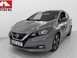 Ljusgrå (grå) Begagnad 2022 Nissan Leaf N-Connecta Halvkombi | 189 900 kr (Marknadspris)