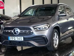 Mörkgrå Begagnad 2022 Mercedes GLA250 AMG line SUV | 394 500 kr (Lite dyr)
