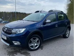 Blå Begagnad 2017 Dacia Sandero Stepway Halvkombi | 69 000 kr (Lite dyr)