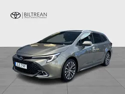 Grön Begagnad 2023 Toyota Corolla Style Kombi | 309 000 kr (Marknadspris)