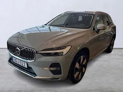 Grå Begagnad 2023 Volvo XC60 Core SUV | 474 900 kr (Marknadspris)