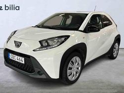 Vit Begagnad 2022 Toyota Aygo Halvkombi | 149 900 kr (Marknadspris)