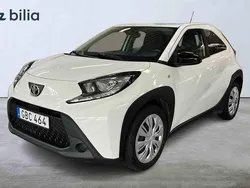 Vit Begagnad 2022 Toyota Aygo Halvkombi | 149 900 kr (Marknadspris)