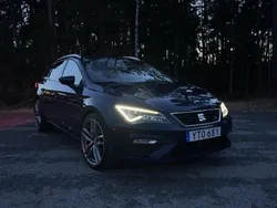 Blå Begagnad 2019 Seat Leon ST FR Kombi | 170 000 kr