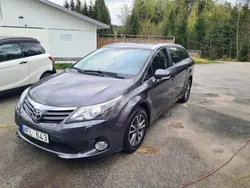 Grå Begagnad 2013 Toyota Avensis Kombi | 110 000 kr (Lite dyr)