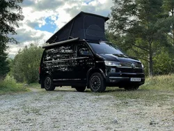 Svart Begagnad 2023 VW California California Van | 800 000 kr (Marknadspris)