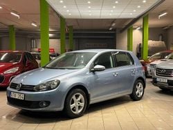 Ljusblå (blå) Begagnad 2010 VW Golf Halvkombi | 59 900 kr (Marknadspris)