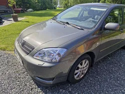 Grå Begagnad 2004 Toyota Corolla Halvkombi | 22 500 kr (Marknadspris)