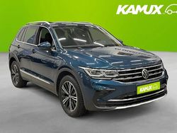 Blå Begagnad 2021 VW Tiguan Elegance SUV | 278 700 kr (Marknadspris)