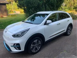 Vit Begagnad 2021 Kia e-Niro Advance SUV | 235 000 kr (Bra pris)