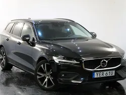 Svart Begagnad 2020 Volvo V60 Momentum Kombi | 264 900 kr (Marknadspris)
