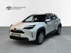 Vit Begagnad 2023 Toyota Yaris Cross Active SUV | 274 900 kr (Marknadspris)