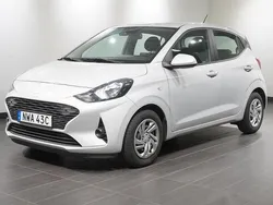 Grå Begagnad 2023 Hyundai i10 Essential Halvkombi | 169 900 kr (Marknadspris)