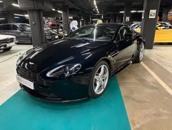Blå Begagnad 2015 Aston Martin V8 Vantage Sportkupé | 895 000 kr