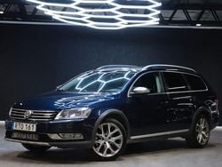 Mörkblå (blå) Begagnad 2015 VW Passat Alltrack Kombi | 89 900 kr (Marknadspris)