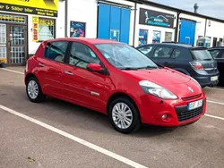 Röd Begagnad 2010 Renault Clio R.S. Halvkombi | 39 900 kr (Marknadspris)