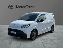 Vit Ny 2024 Toyota Proace City Van | 359 900 kr (Marknadspris)