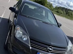 Svart Begagnad 2005 Opel Astra Halvkombi | 23 900 kr (Marknadspris)
