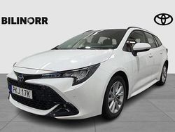Vit Begagnad 2023 Toyota Corolla Active Kombi | 299 900 kr (Marknadspris)