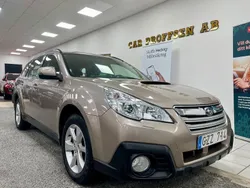 Ljusbrun (brun) Begagnad 2014 Subaru Outback SUV | 99 900 kr (Marknadspris)