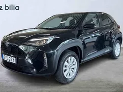 Svart Begagnad 2022 Toyota Yaris Cross SUV | 259 900 kr