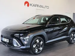 Svart Begagnad 2024 Hyundai Kona Essential SUV | 309 900 kr (Marknadspris)