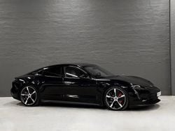 Svart metallic Begagnad 2021 Porsche Taycan 4S Performance Package Sedan | 709 900 kr (Marknadspris)