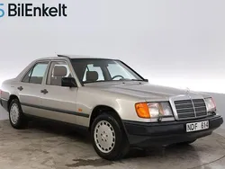 Grå Begagnad 1988 Mercedes E300 Sedan | 79 900 kr