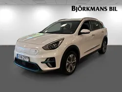 Vit (/swp/ snow white pearl) Begagnad 2022 Kia e-Niro Advance SUV | 249 900 kr (Bra pris)