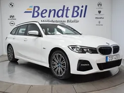 Vit Begagnad 2022 BMW 330e M Sport Kombi | 359 500 kr (Marknadspris)