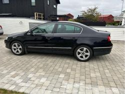 Svart Begagnad 2006 VW Passat Highline Sedan | 45 000 kr (Dyr)