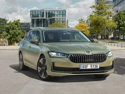 Ny 2024 Skoda Superb Kombi | 439 900 kr (Marknadspris)
