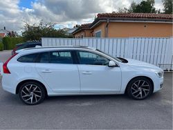 Vit Begagnad 2014 Volvo V60 Momentum Kombi | 95 000 kr (Bra pris)
