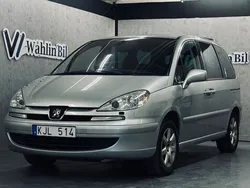 Ljusgrå (grå) Begagnad 2007 Peugeot 807 Minibuss | 39 900 kr
