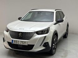 Vit Begagnad 2022 Peugeot e-2008 Allure SUV | 179 900 kr (Marknadspris)