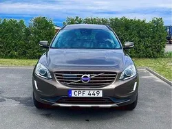 Brun Begagnad 2015 Volvo XC60 Momentum SUV | 170 000 kr (Bra pris)